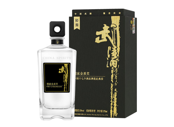 南阳上门回收武陵酒轻酱53度375ml国家金质奖礼盒装
